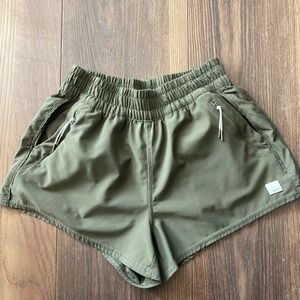 Vuori Dash Shorts Oregano XS